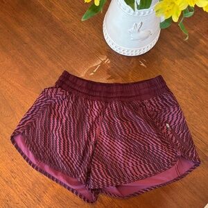 Lululemon women’s size 10 lined shorts 4inch inseam